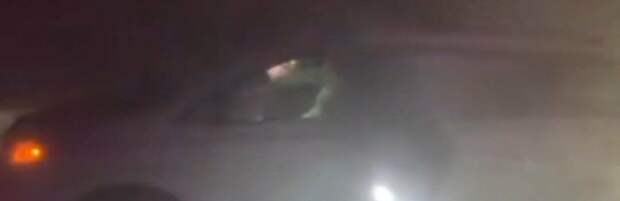 Людей эвакуировали из снежного заноса на закрытой трассе в Жетысу