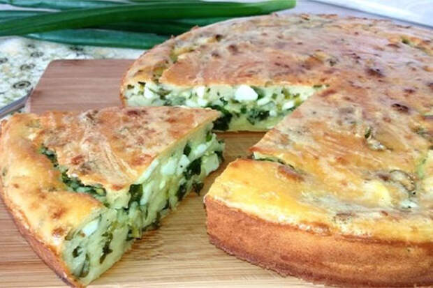 Супер пирог на кефире с яйцом и зеленым луком