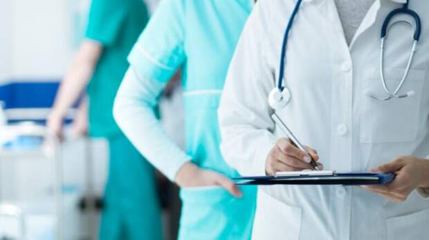 Средняя зарплата врачей в ЛНР за 10 месяцев 2025 года выросла на 49,3%