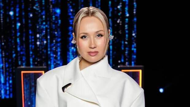 «Мужики — во!»: Клава Кока поддалась эмоциям на шоу «Ну-ка, все вместе! Хором!»