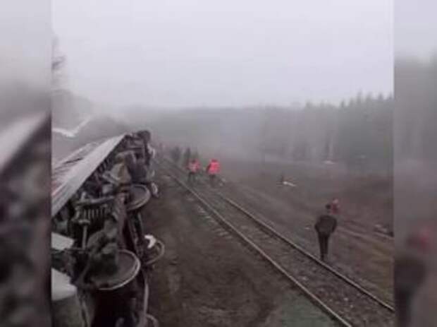 При сходе с рельсов семи вагонов поезда Москва — Челябинск пострадали более 20 человек