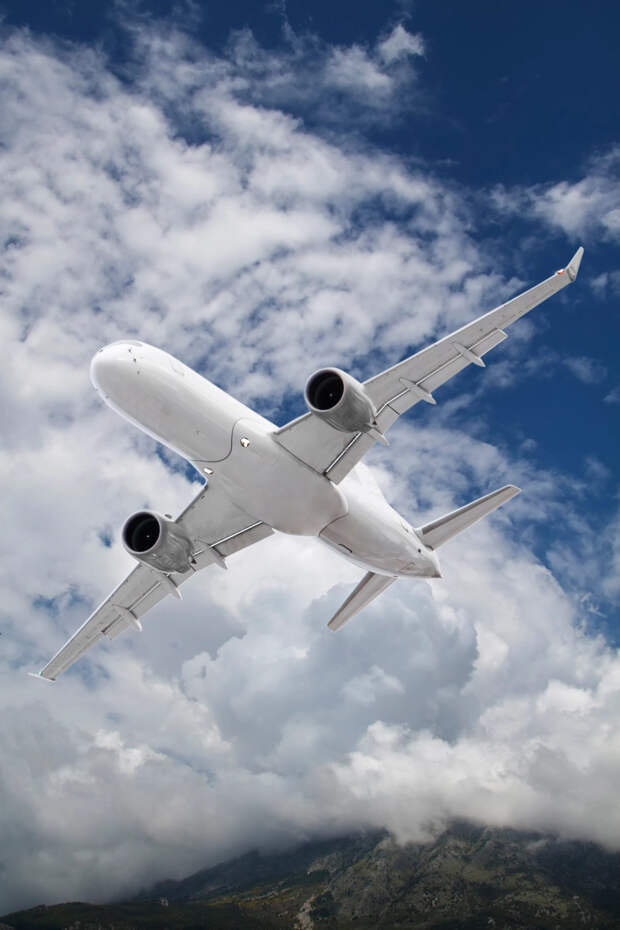 Разведывательный самолёт ВМС США был замечен над Чёрным морем у Сочи