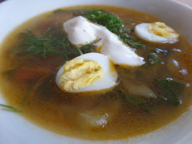 Рецепт на выходные: Летний суп с овощами и со свекольной ботвой на утином бульоне