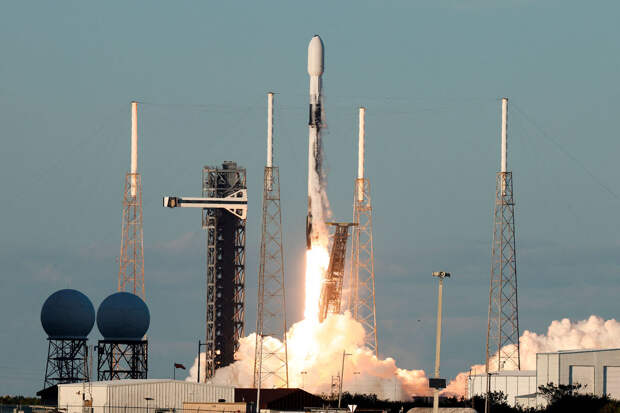 SpaceX запустила ракету-носитель Falcon 9 с европейским спутником Galileo
