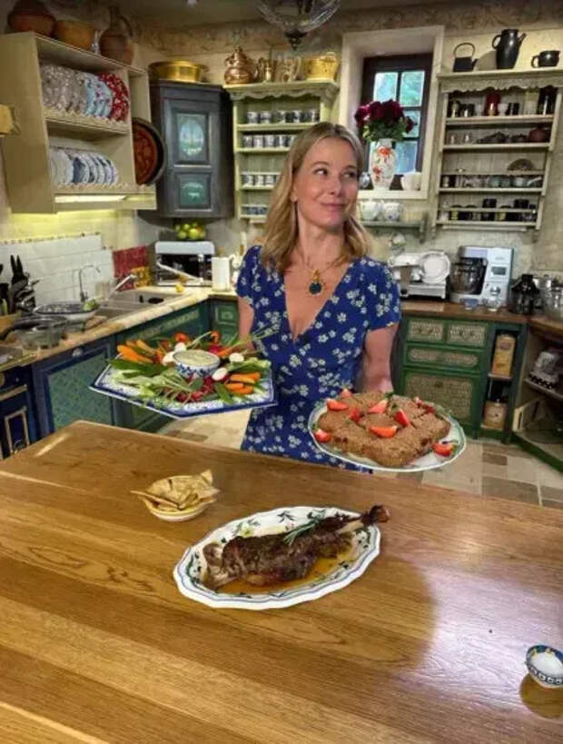 Юлия Высоцкая на съёмках