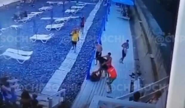 Турист в Сочи жестоко избил 17-летнего спасателя пляжа из-за замечания