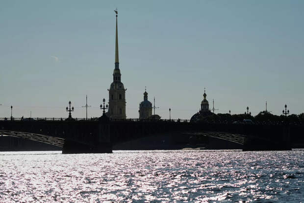Вид с реки Невы на Петропавловский собор в Санкт-Петербурге Вид с реки Невы на Петропавловский собор в Санкт-Петербурге - РИА Новости, 1920, 11.07.2025