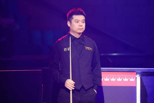 Пан Цзюньсюй одержал победу над трехкратным Чемпионом мира Марком Уильямсом и вышел в четвертьфинал UK Championship 2025 (фото: WST)