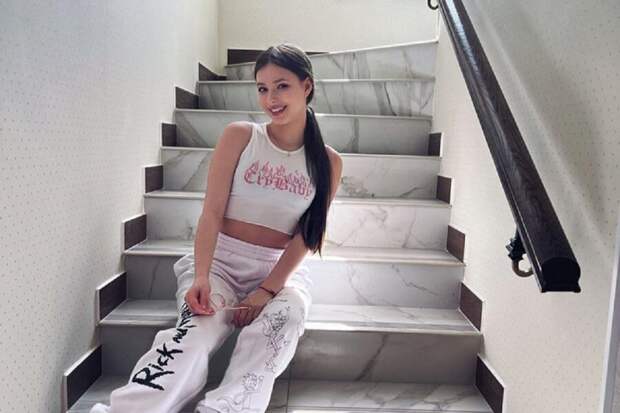 Актриса Мария Ильюхина заявила, что блогер Алена Водонаева пытается «хайповать» на скандале с «Ворониными»