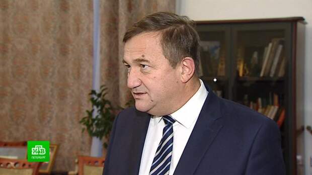 Концерты Басты обернулись выговором для председателя петербургского комитета по культуре