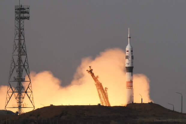 «Роскосмос» запустит 52 спутника