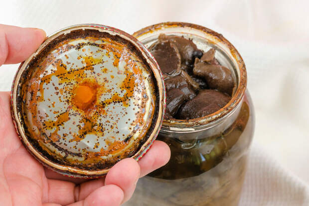 Врач Неронов: уничтожить палочку ботулизма при домашней консервации проблематично