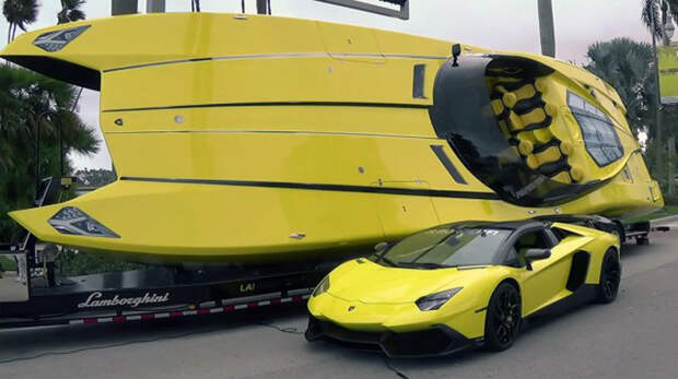 Raging-Bull-Lamborghini-Aventador-Inspired-Speedboat-1