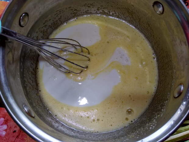 Пирог из ревеня (давно использую этот "фрукто-овощ", действительно вкусно)