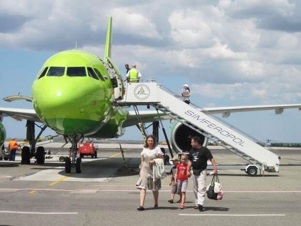 Авиакомпании сокращают число рейсов в Крым