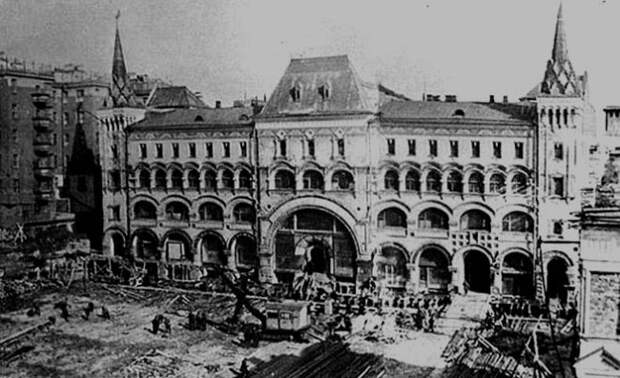 Как передвигали дома в Москве