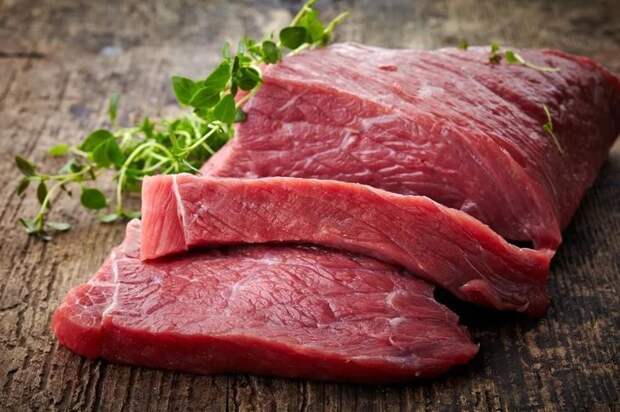 Красное мясо и продукты его переработки вызывают боль в области суставов при артрите