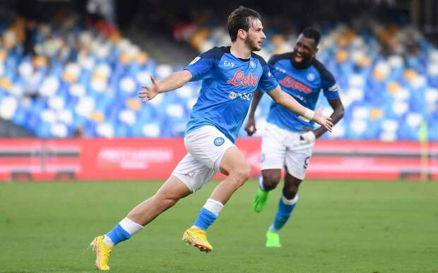 Кварацхелия оформил дубль за «Наполи»