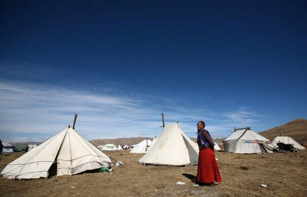 Китайское правительство объявило о намерении взять под жёсткий контроль тибетские похороны буддизм, грифы, небесное погребение, похороны, тибет, факты