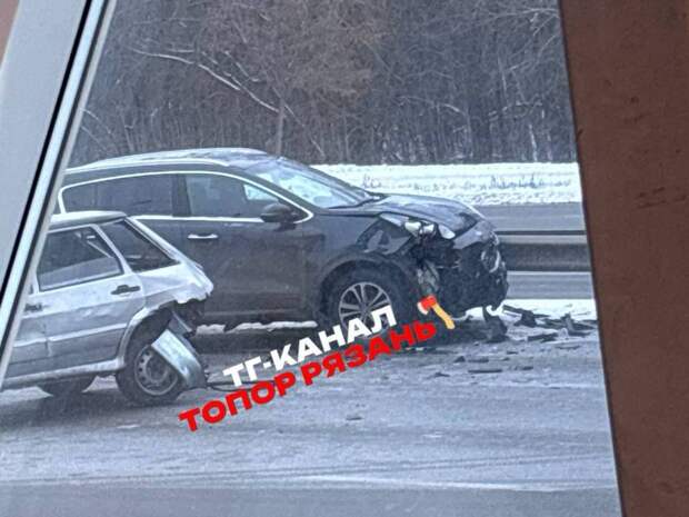 Серьёзное ДТП с реанимацией случилось на Московском шоссе в Рязани