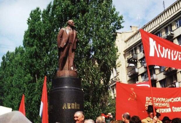 Фото памятных лет: 80-е &8212; 90-е годы в бывшем СССР (95 фото)