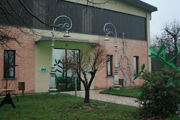 Вход в частный музей