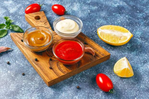 От нежности до огня: лучшие соусы к мясу, которые готовятся за минуты