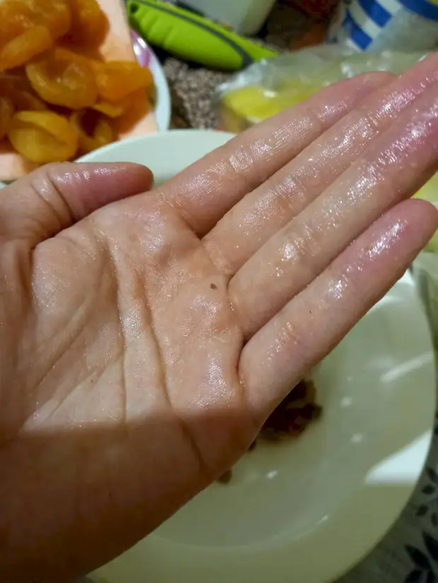 «Не вымылось даже в кипятке»: жители Барнаула пожаловалась на некачественный изюм из «Марии-Ра»