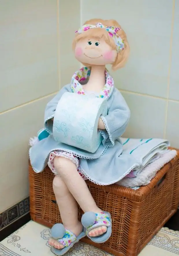 Текстильная куклу-держатель для туалетной бумаги: выкройки, мастер-класс