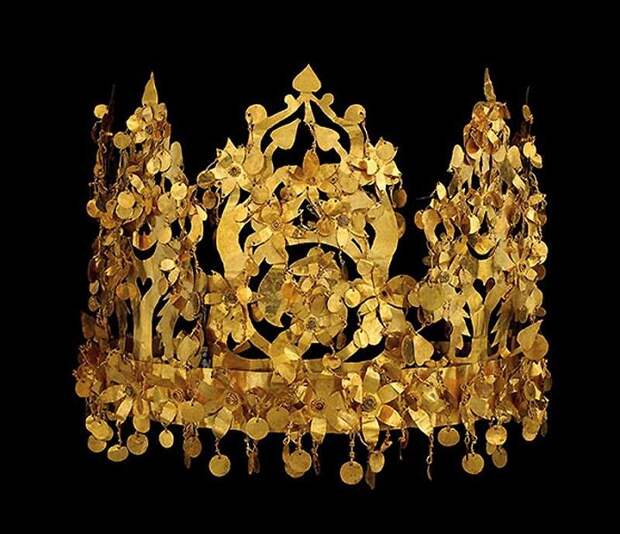 Складная скифская корона из женского царского погребения