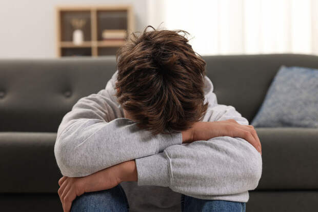 Shot: пропавшего в Красноярске подростка могли завербовать мошенники