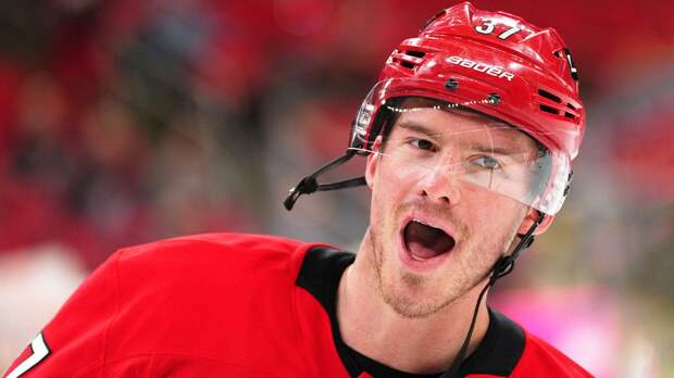 Голы Свечникова и Никишина помогли «Каролине» победить «Коламбус»