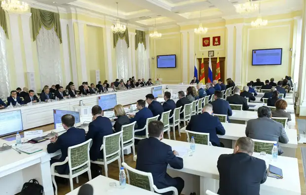 В 2022 году в Тверской области планируют увеличить объем дорожных работ до 450 километров