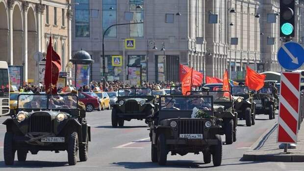 Участники автопробега Росгвардии почтили памятные места ВОВ в Тверской области