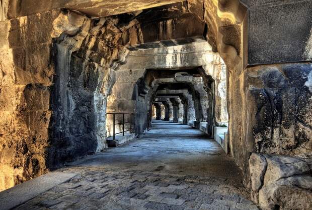 Самые известные античные амфитеатры, которые до сих пор используются по назначению