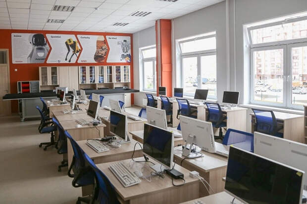 Больше половины граждан сталкивались в поборами в русских школах