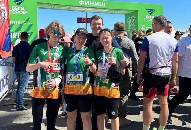 Глеб Никитин поддержал свою семью на марафоне «Беги, Герой!»