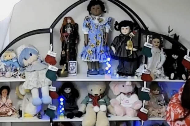Женщина рассказала о шалостях одержимых кукол в новогодние праздники