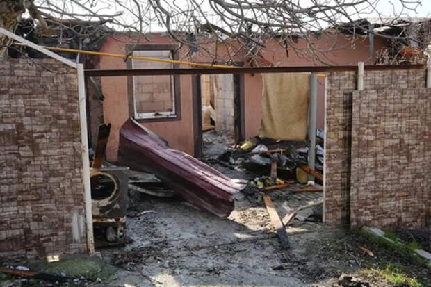 Всё чёрное и обугленное, нет «живого места»: появились кадры повреждённых домов в Новороссийске после масштабного нападения Украины