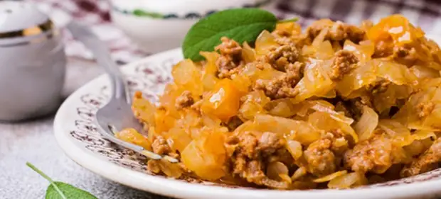 мясо с квашеной капустой в мультиварке