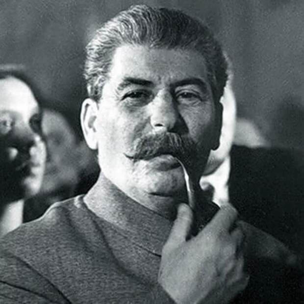 Что было с тем, кто сказал Сталину: «Извините, тут нельзя курить»
