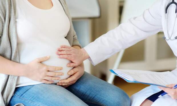 Врач пояснила, всем ли может быть опасно рожать после 35 лет