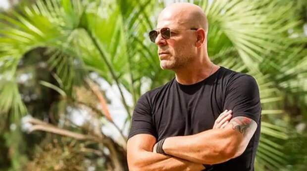 Деми Мур показала фото с тяжелобольным Брюсом Уиллисом в его день рождения