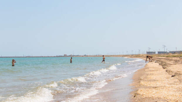 Смелые и закаленные: В Азербайджане открыли пляжный сезон