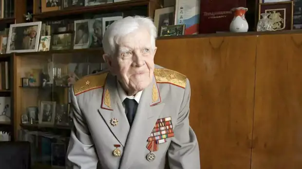 Умер журналист Лев Корзун