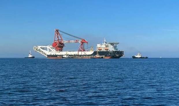 The pipe-laying vessel Fortuna, which may be used to complete the construction of the Nord Stream 2 Baltic Sea gas pipeline, makes its way to Wismar, Germany, September 30, 2020. Picture taken September 30, 2020. REUTERS/Oliver Denzer