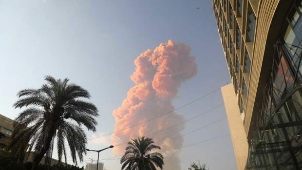 Двенадцать раненных при взрыве в бейрутском порту отправили в реанимацию