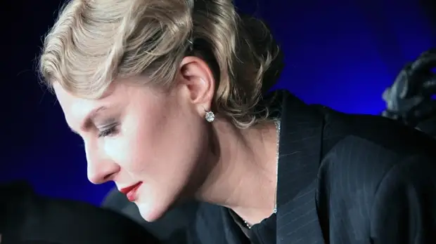 Рената Литвинова против России. На фоне беды - фальшивым голосом