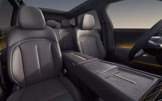 Дешевле 3 млн рублей: новый кроссовер Volkswagen с панорамной крышей и кроватью