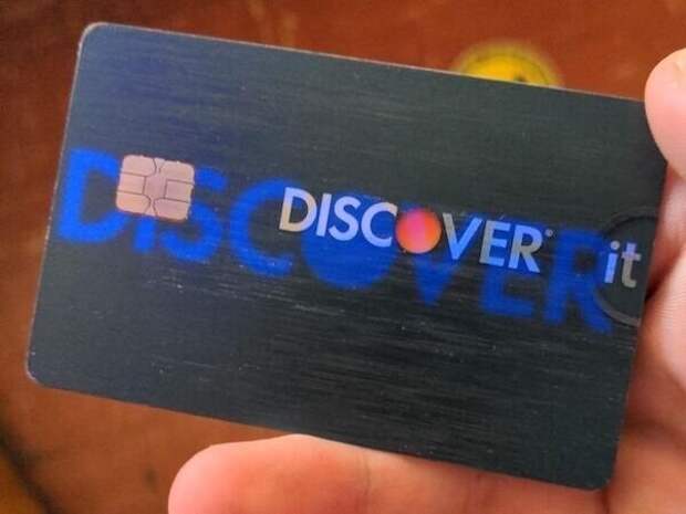 Секретный логотип DISCOVER на кредитке читается только в ультрафиолетовых лучах Секретный логотип DISCOVER на кредитке читается только в ультрафиолетовых лучах
